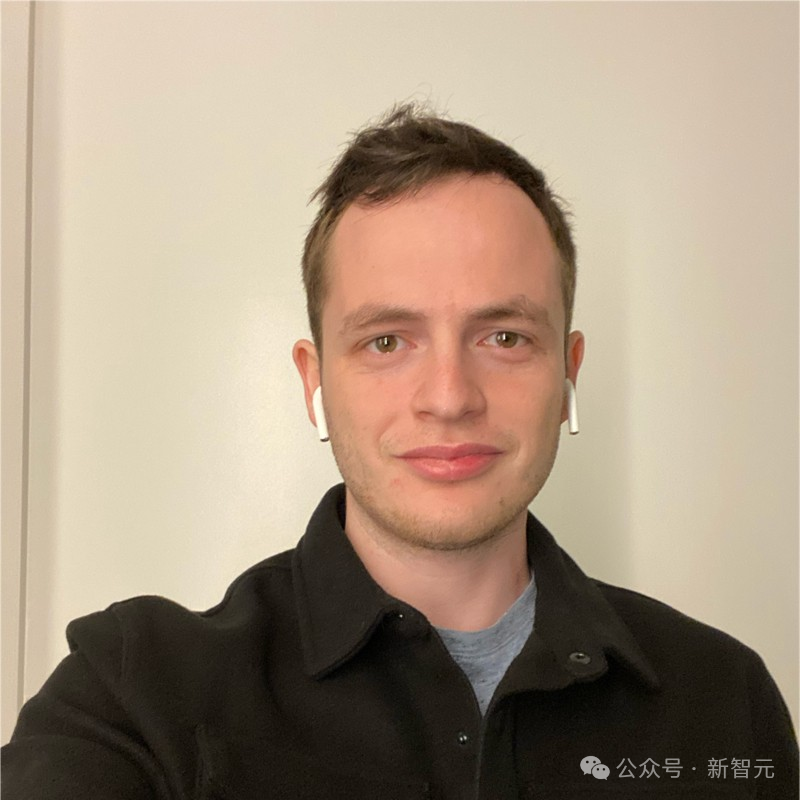 143亿美金买来一场空!小扎向谷歌OpenAI低头,史上最大AI赌注失速插图2 143亿美金买来一场空!小扎向谷歌OpenAI低头,史上最大AI赌注失速插图2